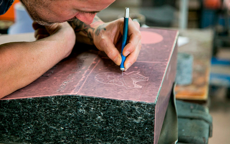 headstone etching of stonemason