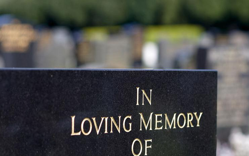 words-write-engraving-on-headstone
